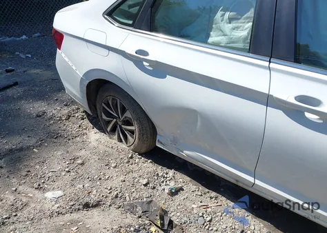 2025 Volkswagen Jetta 1.5T S z USA, uszkodzony, nr VIN 3VW5X7BU1SM033919